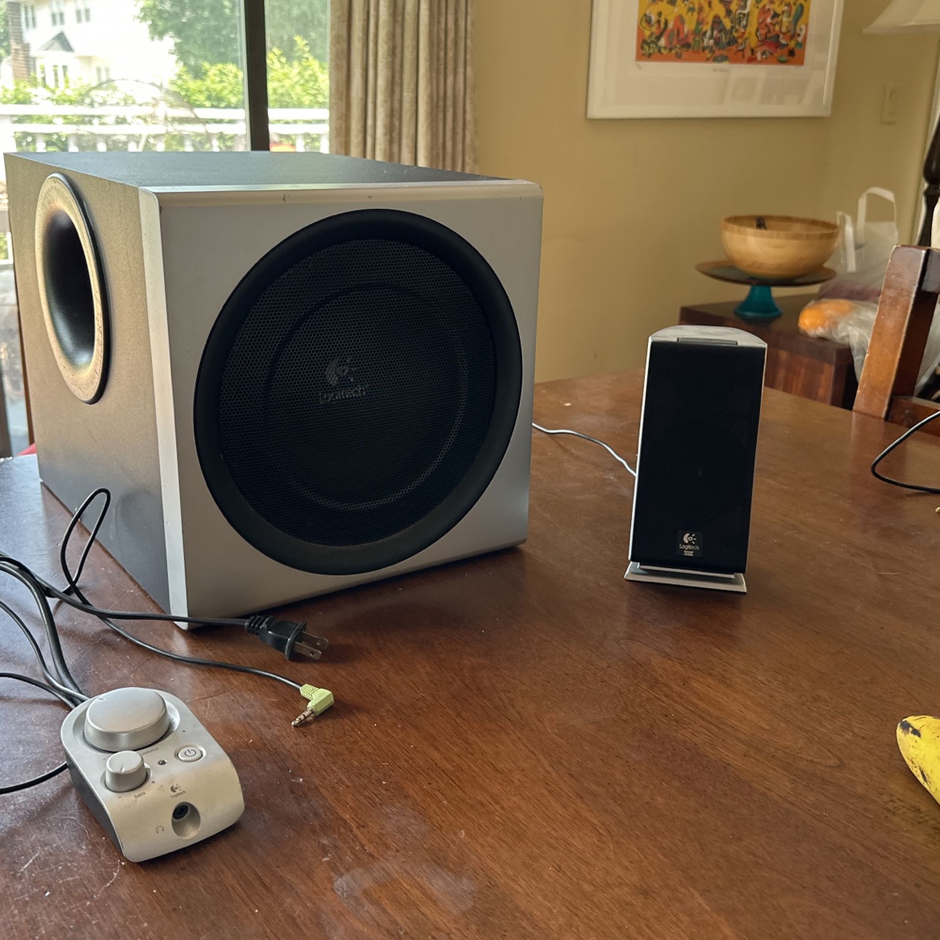 Logitech Z-2300 Speaker System w/Subwoofer And Controller