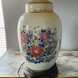 VINTAGE HAND-PAINTED PORCELAIN FLORAL TABLE LAMP SIGNED BY ARTIST MUNEY FRISS