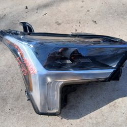 2020-2024 Toyota Tundra Headlight RH 