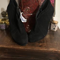 Black Heel Woman Booties