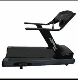 Life Fitness 9500HR Commercial Treadmill