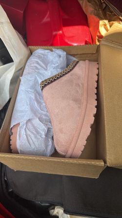 UGG Tazz Slipper in Pink Suede
