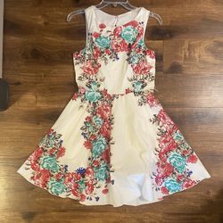 Brand new womans Bailey Blue brand white floral dress up for sale 
