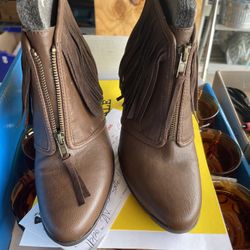 Women’s Ankle Boots size 9B 