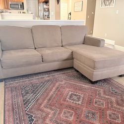 Great condition - sectional couch