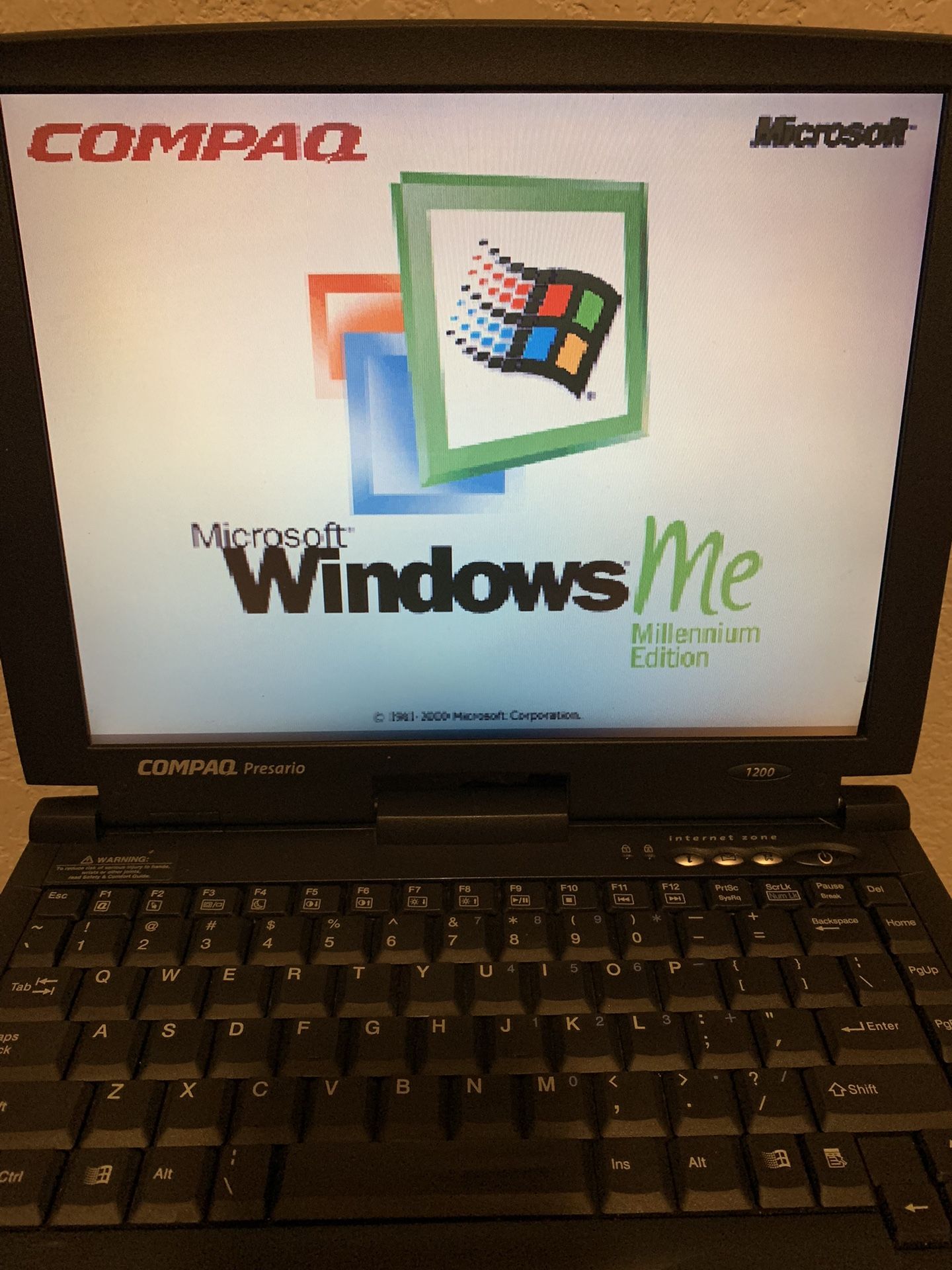 Vintage Compaq Presario 1200XL Win Millenium floppy cd sería usb