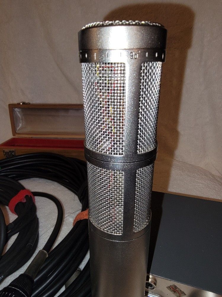 AKG C24