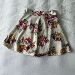 🌸 Romantic Floral Skirt – Cream Rose Print - Small 🌸