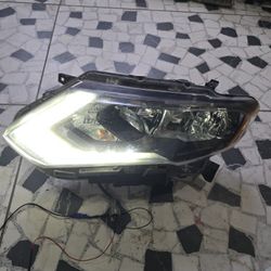 2017 to 2020 Nissan Rogue Left Headlight