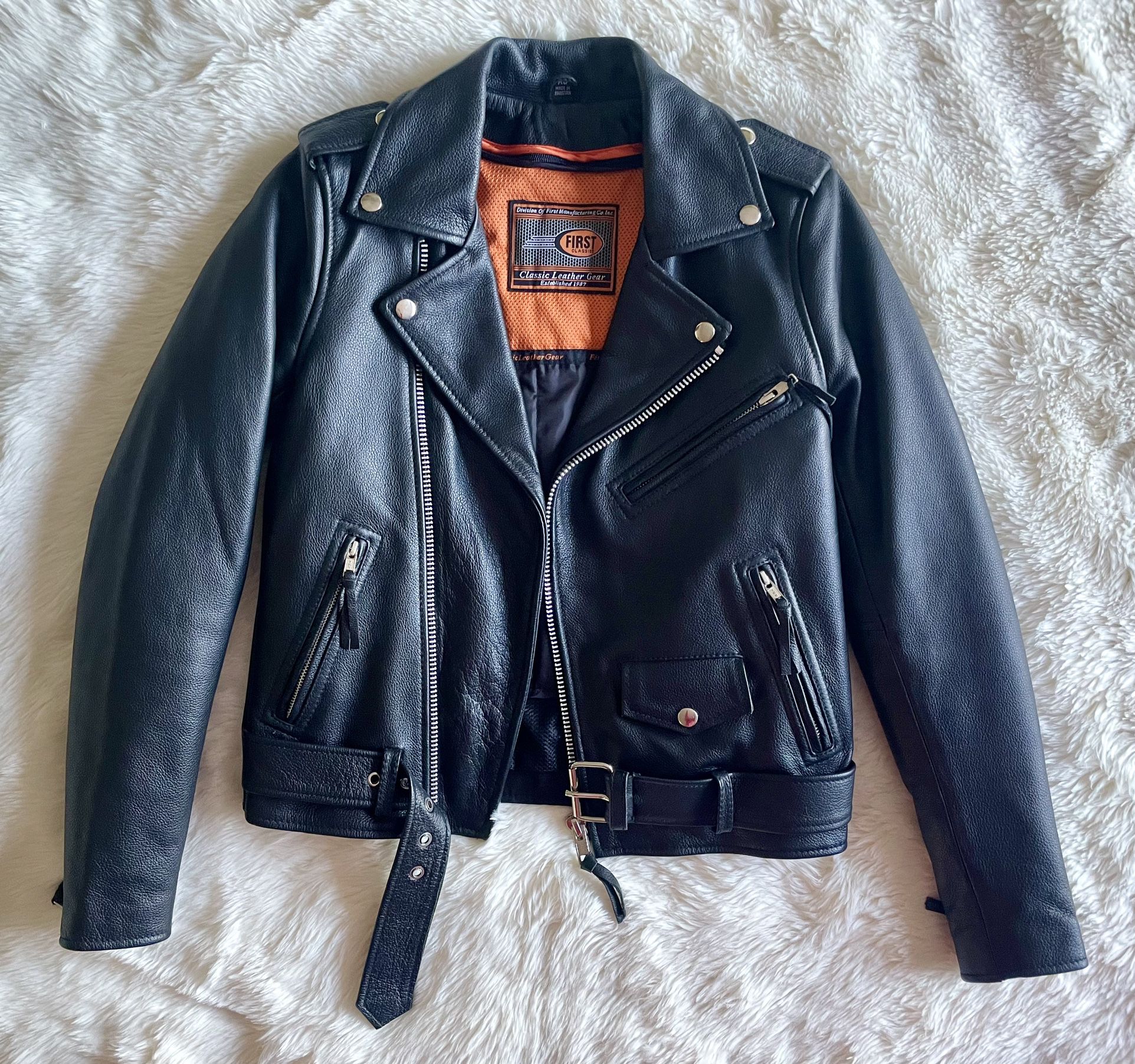Women’s First classics size XS Real Leather Motorcycle Jacket w/ Removable Lining XS NEW!!! 