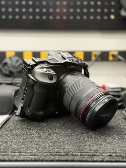 Canon R3 w/ 24-105 F4 lens