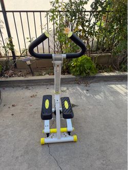 Exercise stepper machine in excellent condition