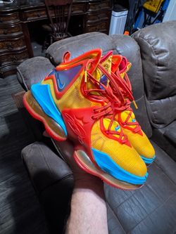 Nike LeBron 19 Basketball Sneakers six 7.5