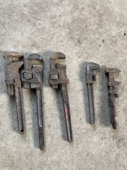 Crescent pipe wrenches