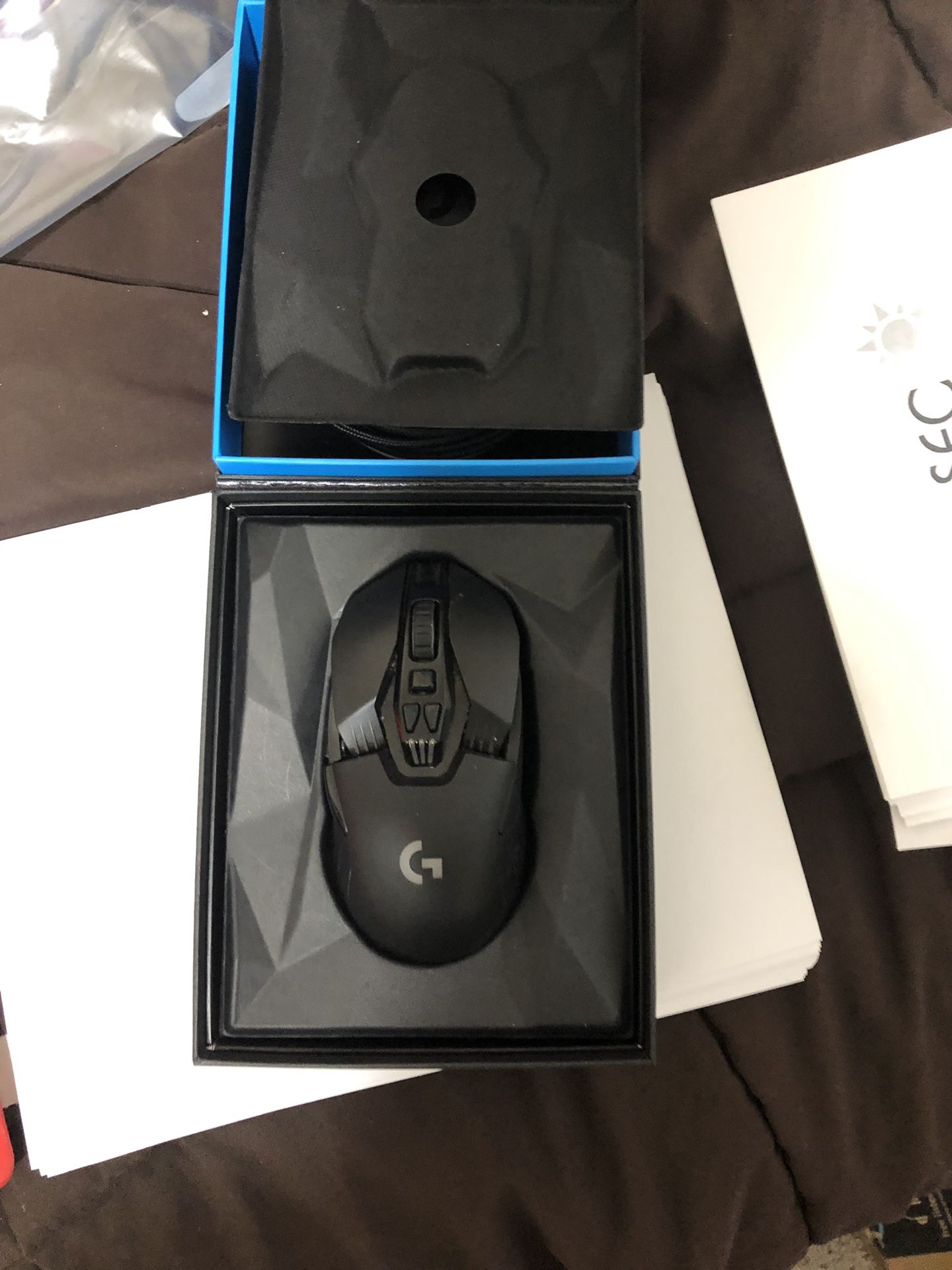 Logitech g903 wireless gaming mouse (works with wireless charging)