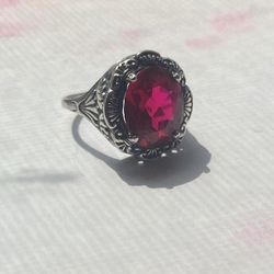(NOT FOR FREE) 50$ Vintage red ruby color 925 elvira ring💍🦇