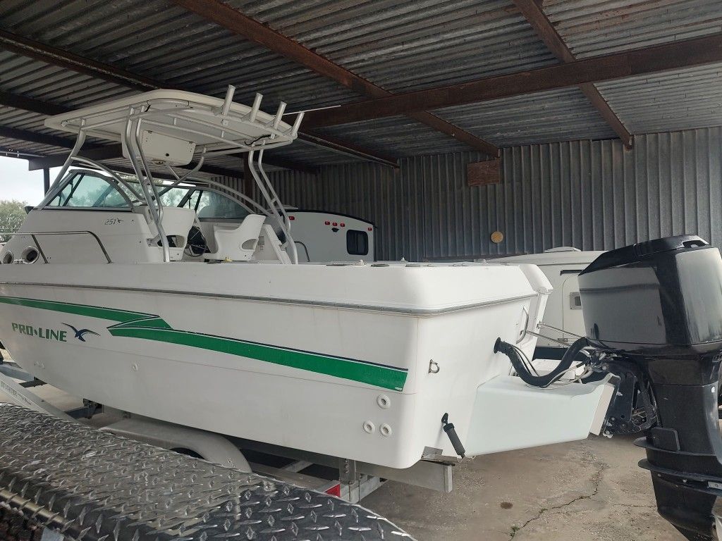 1999 Proline 251 WA