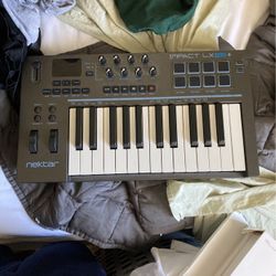 Nektar MIDI Keyboard