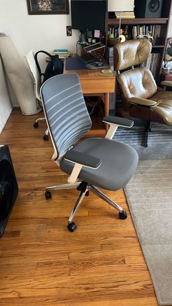 Branch Ergonomic Chair- New-open box