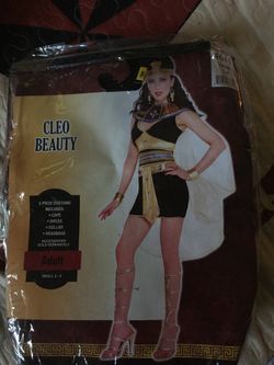 Cleo costume