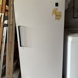 GE Refrigerator