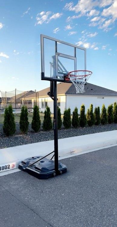 Lifetime 54 inch portable basketball hoop adjustable basketball court