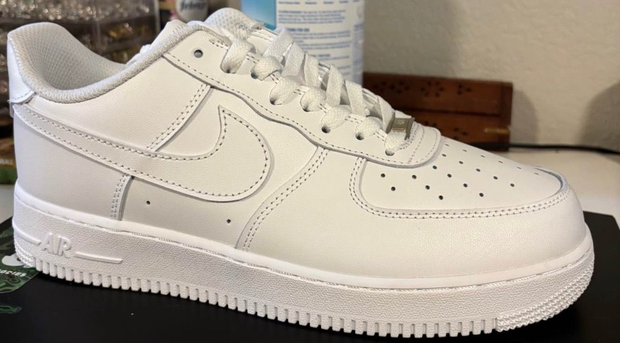 Nike Air Force’s size 11