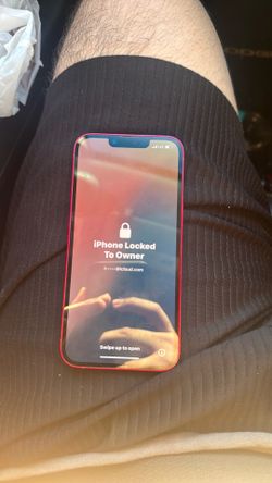 iPhone 13 red
