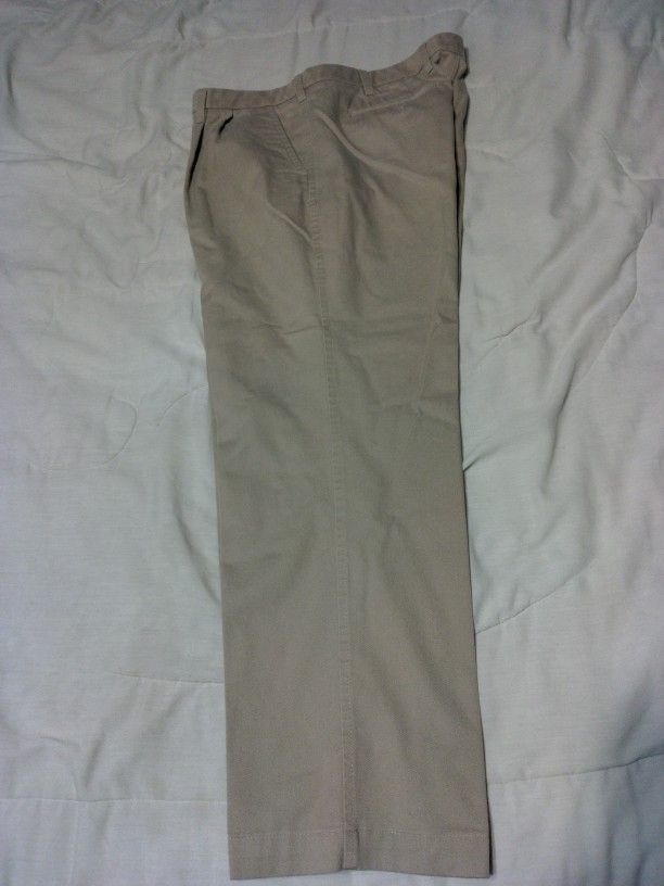 Men's Pants. Van Heusen