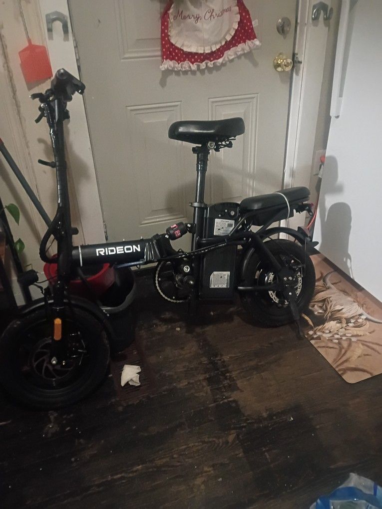 Rideon Electric Bike With Blinkers Head Light 3 Speeds New Quick Charger With Fan New 450 N Shipping Take 225 Only Needs One Pedal