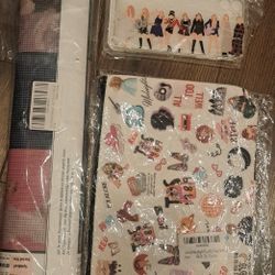 Taylor Swift Items 