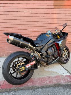 2009 Yamaha R1 with only 8465 miles