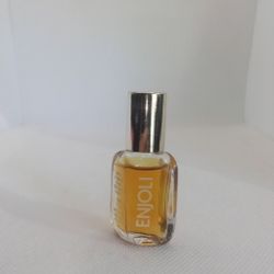 Enjoli, 1/8 fl. oz., Scratches on bottom of lid, 