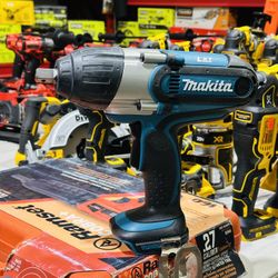 Makita 18V LXT Lithium-Ion 1/2 in. Cordless High Torque Impact Wrench (Tool-Only)