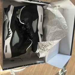 Jordan Retro 5 Oreo 2021 Sz 9 