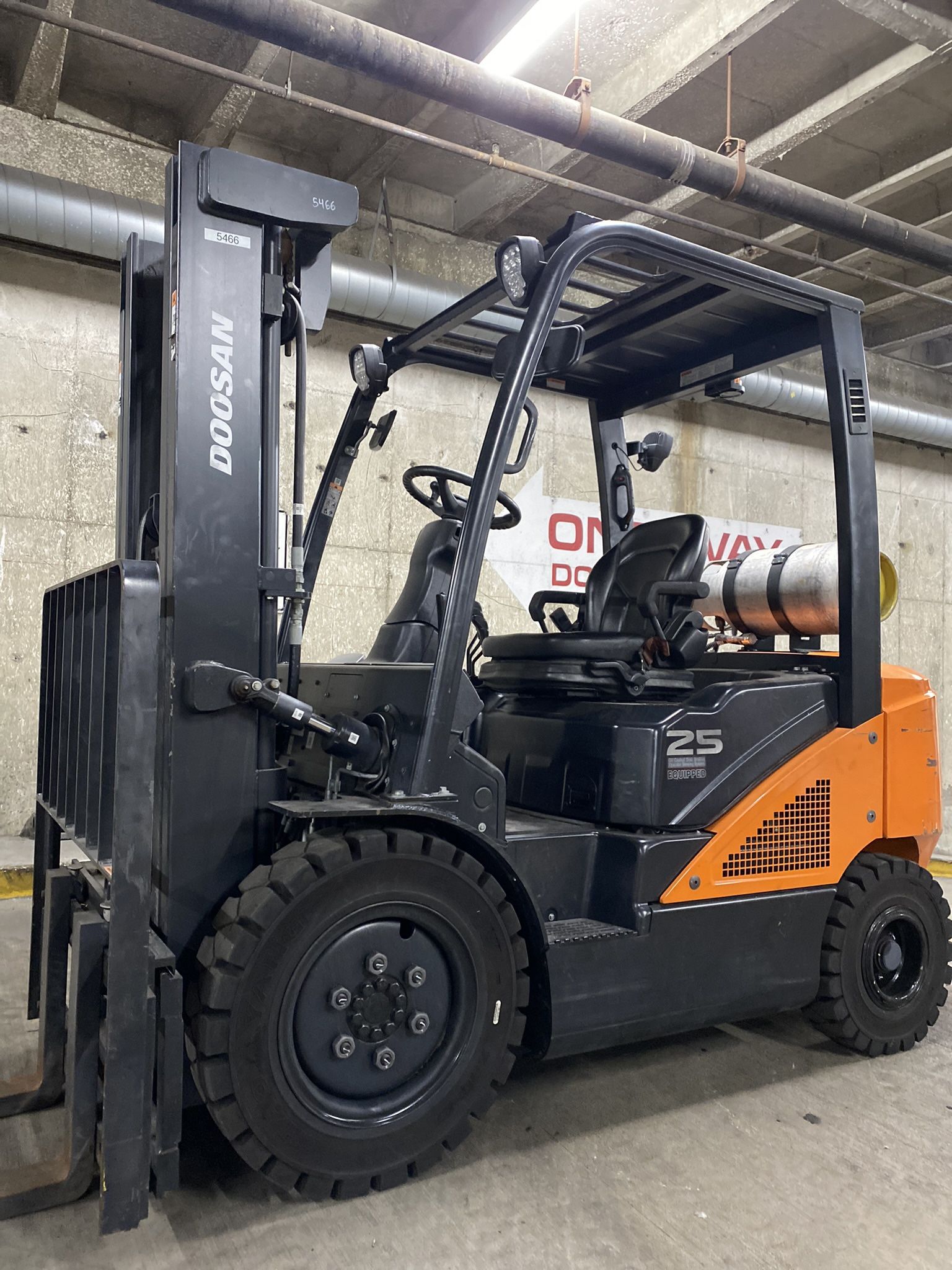 NEW! Dooosan forklift for sale, 5500 lb capacity 