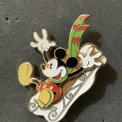 Disneyland Cast Member Exclusive Pin