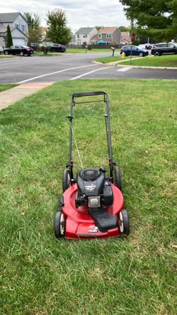 Gas powered lawnmower