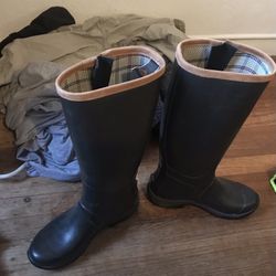 ARIAT RUBBER BOOTS SIZE 7