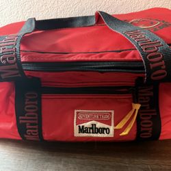 Marlboro Vintage 1992 Adventure Team Lizard Rock Insulated Cooler Duffle Bag
