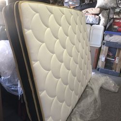 Full sized mattress w/frame