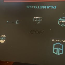 Acer Nitro 5 - comes with charger