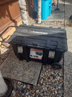 Huskie heavy duty rolling toolbox with lock