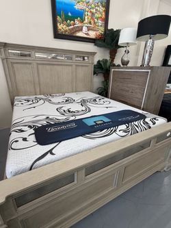 “- _- “ Great Bedroom Set in Stock Or Bed Frame // Camas Bonitas Disponibles  “- _ - “