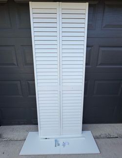 Bifold wood louver 30 inch door