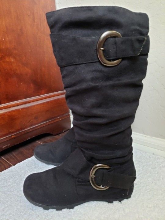 Womens boots size 7