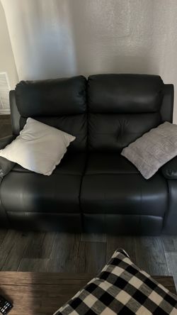 3 pts set black couch