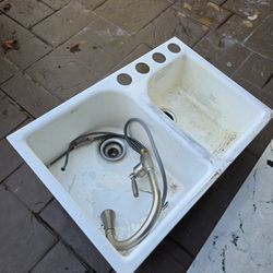 Cast Iron 2-basin Sink