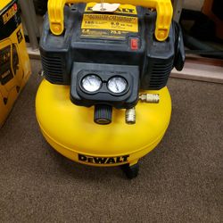 Dewalt 165psi 6 Gallon Pancake Compressor DWFP55126