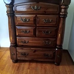 1970s Rare Paul Bunyan, Pine Wood, 5 Drawer Chesser